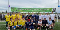 Спорт – норма жизни: футболисты Альменевского округа оценили новое поле - Новый мир