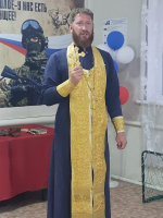 Жители села Плотниково изготовили маскировочные сети для бойцов СВО