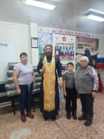 Жители села Плотниково изготовили маскировочные сети для бойцов СВО