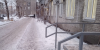 В Кургане предприниматель отремонтировал дорогу во дворе дома после штрафа от судебных приставов - Курган и курганцы