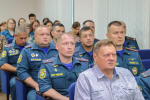 В преддверии Дня Государственного флага РФ в областном чрезвычайном ведомстве чествовали отличившихся сотрудников